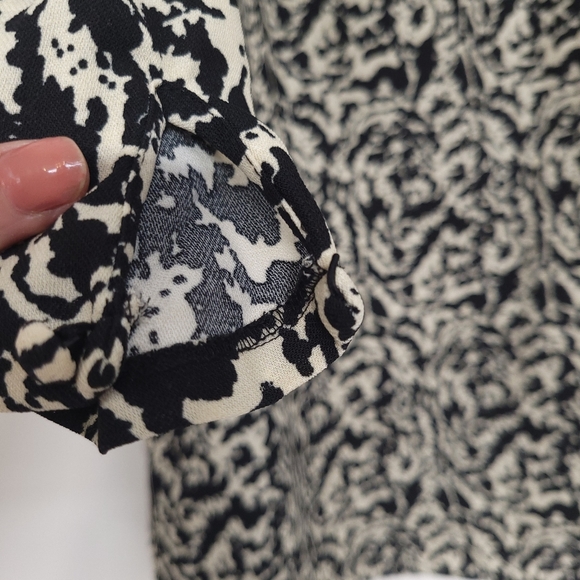 H&M Puff Sleeve Sheath DressWomens Size M Black TanGraphic Long Sleeve. # 66 - Picture 3 of 12